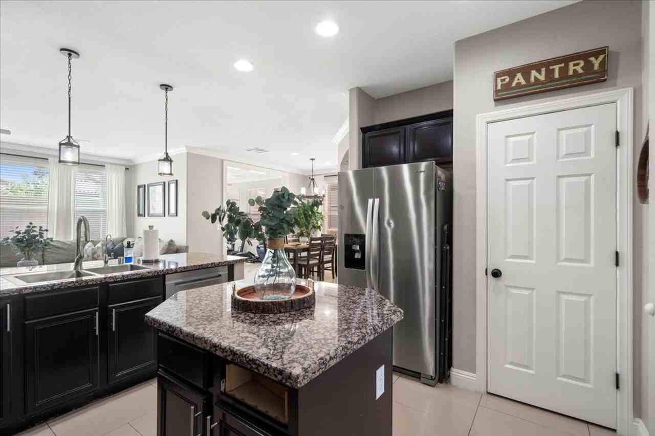 1213 Earth Ct - Photo 6 of 25