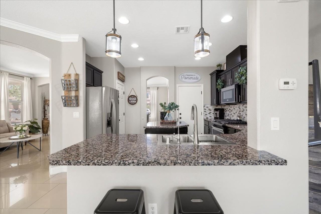 1213 Earth Ct - Photo 7 of 25