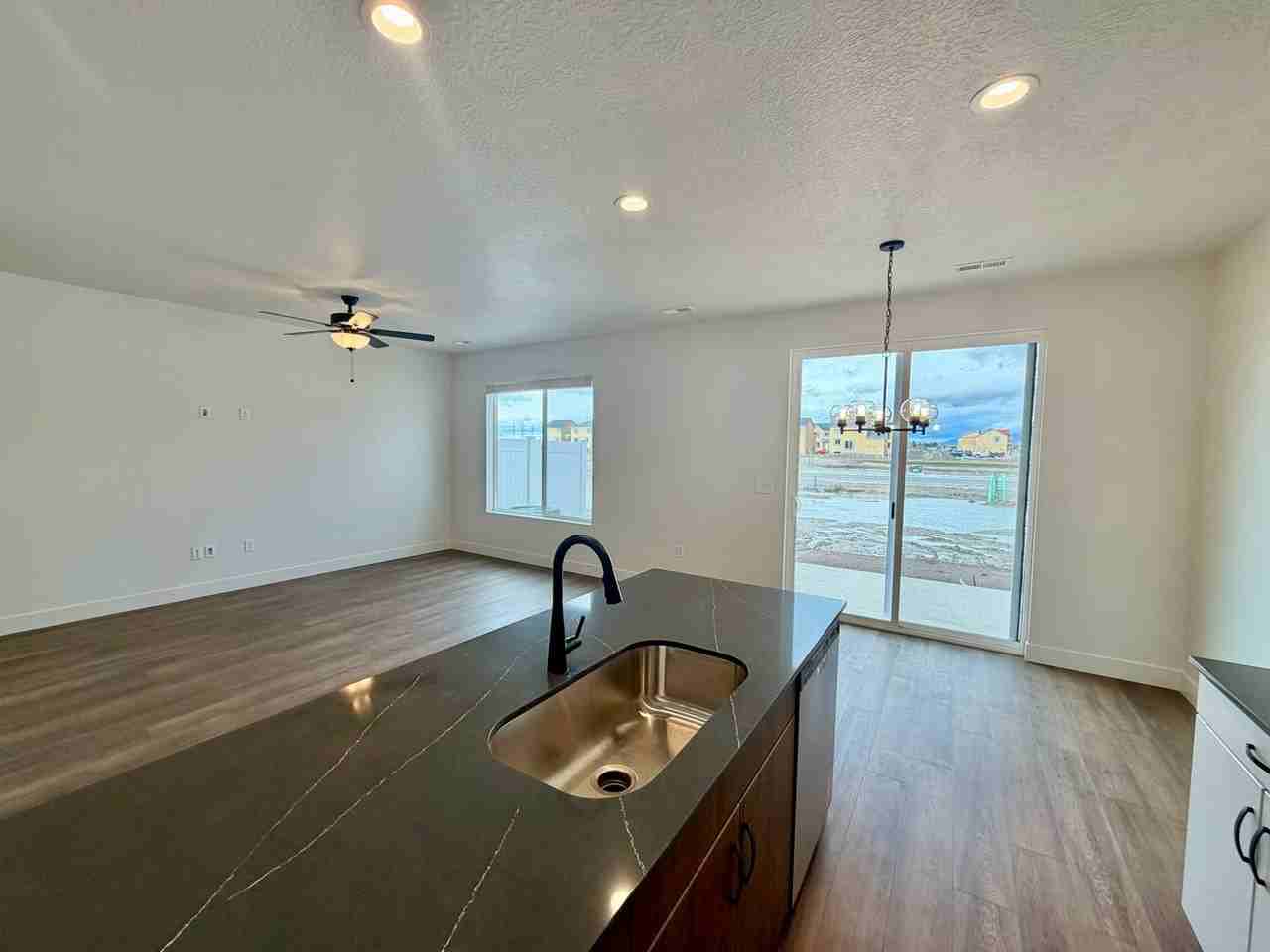 2719 2719 W 2775 N, #142 - Photo 6 of 20