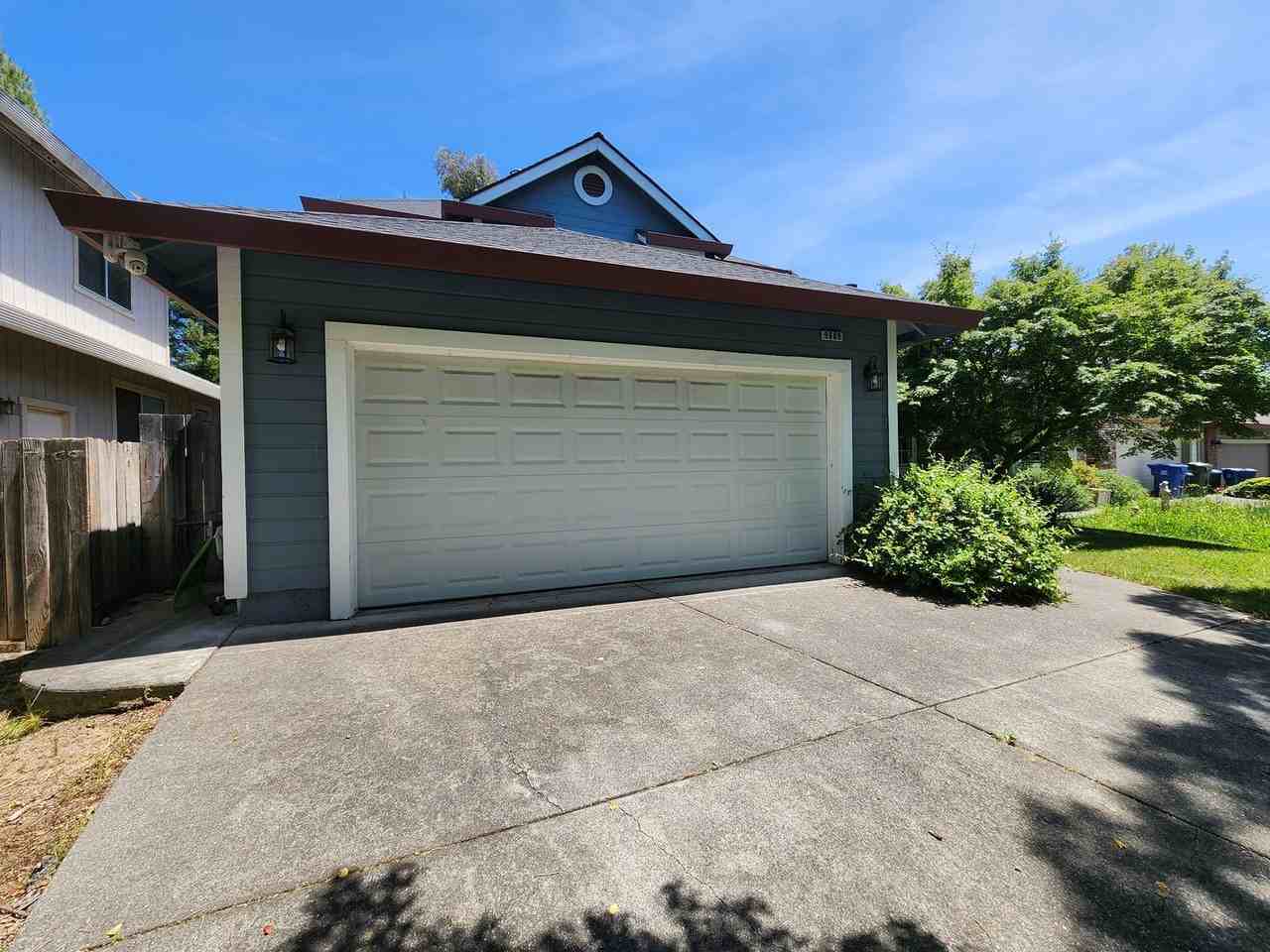 9609 Lord Dr - Photo 2 of 34