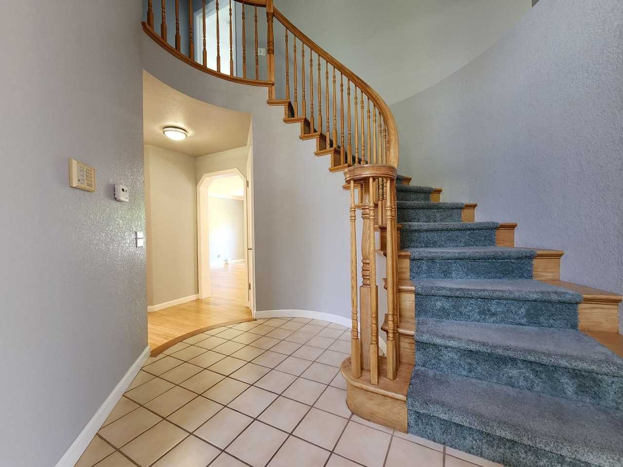 9609 Lord Dr - Photo 3 of 34