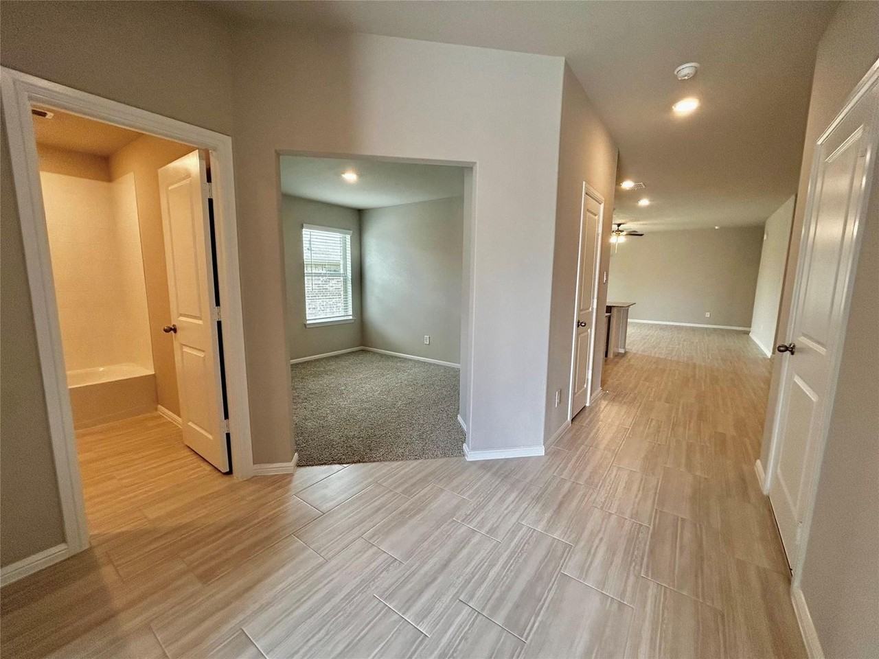 16432 Severn Ln - Photo 2 of 31