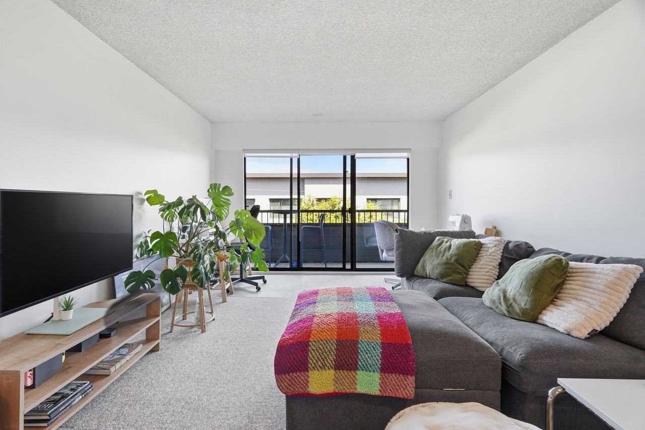 2475 York Avenue #305 - Photo 5 of 26