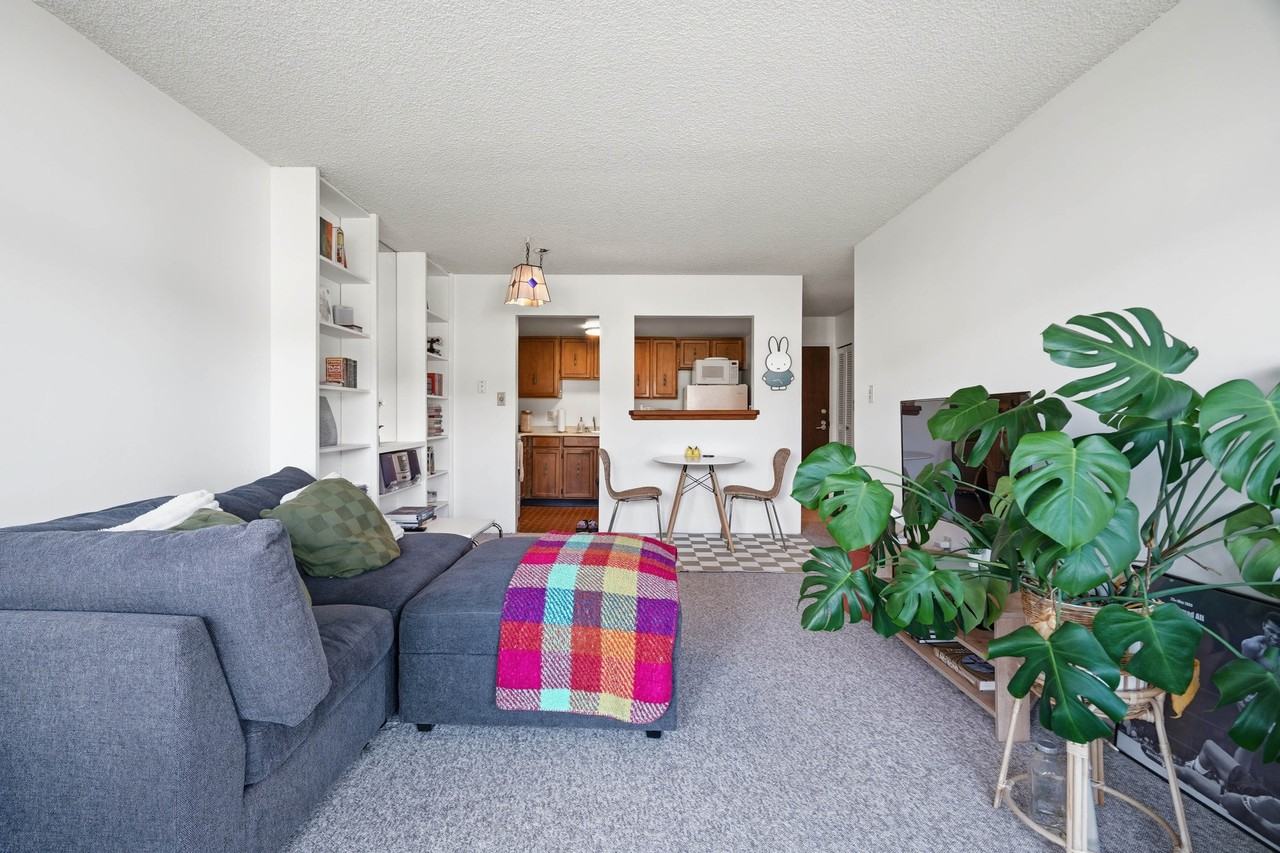 2475 York Avenue #305 - Photo 6 of 26