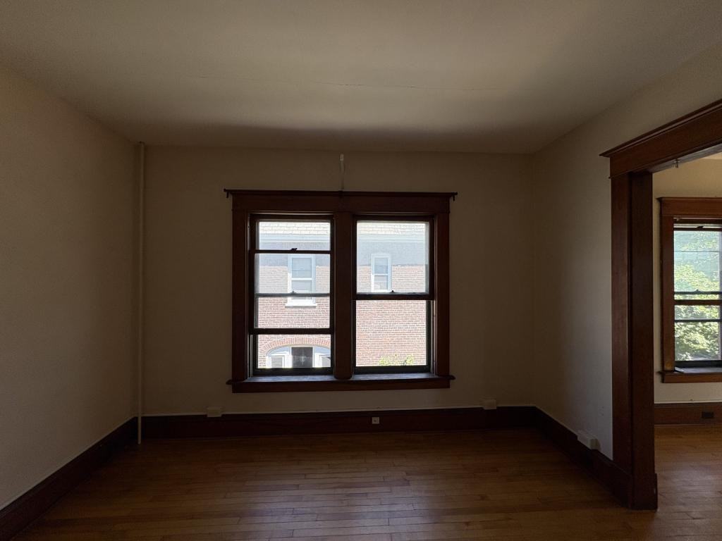 48 Monroe St - Photo 5 of 6
