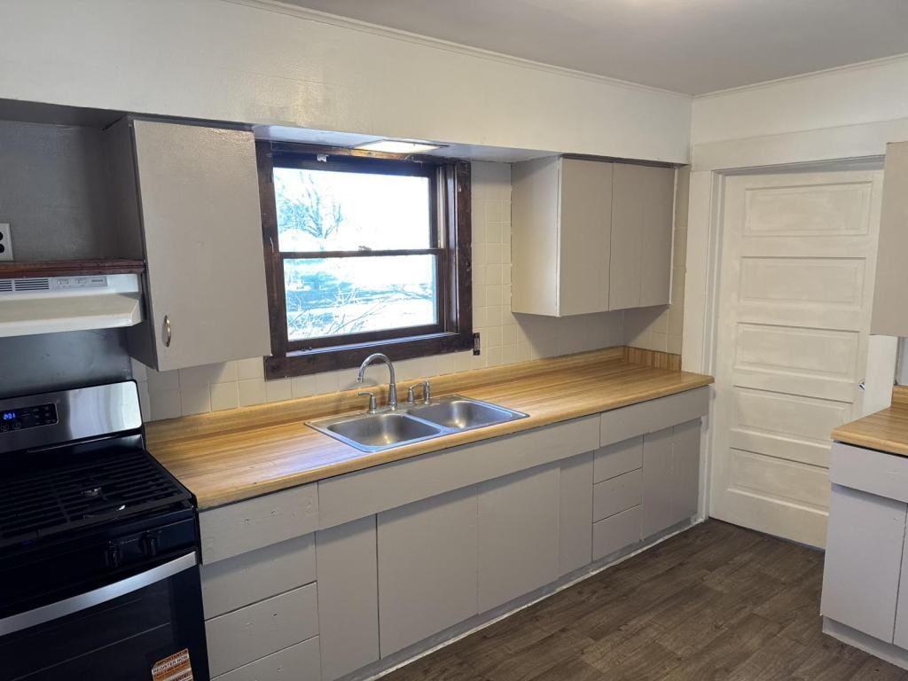5304 Hollis Ave - Photo 3 of 13