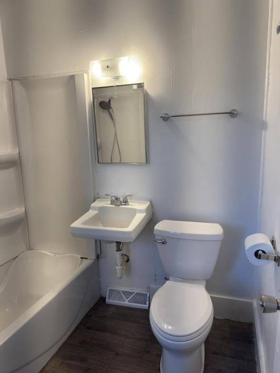 5304 Hollis Ave - Photo 5 of 13