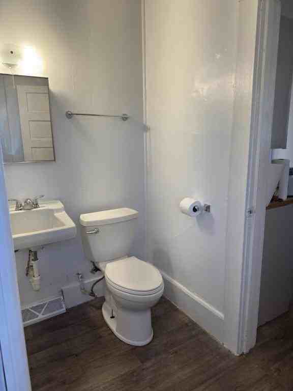 5304 Hollis Ave - Photo 6 of 13