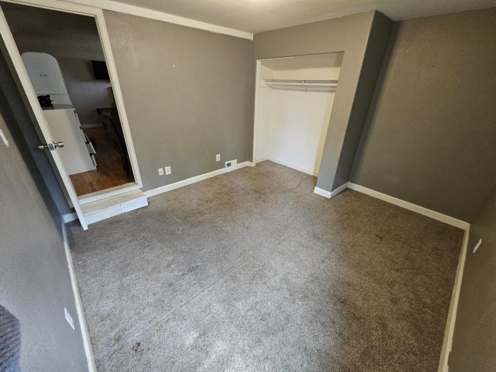 1007 34th Ave - Photo 2 of 6