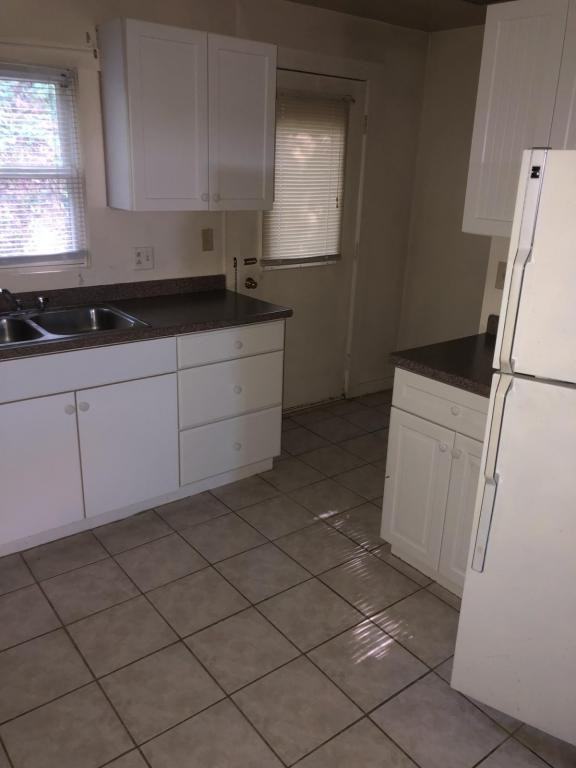 609 Grove City Rd - Photo 3 of 15