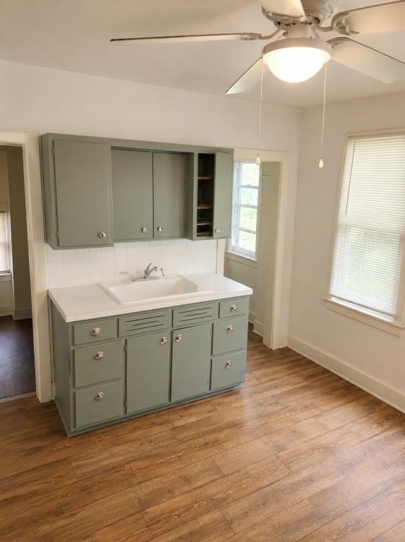 905 S 21st St - Photo 3 of 5