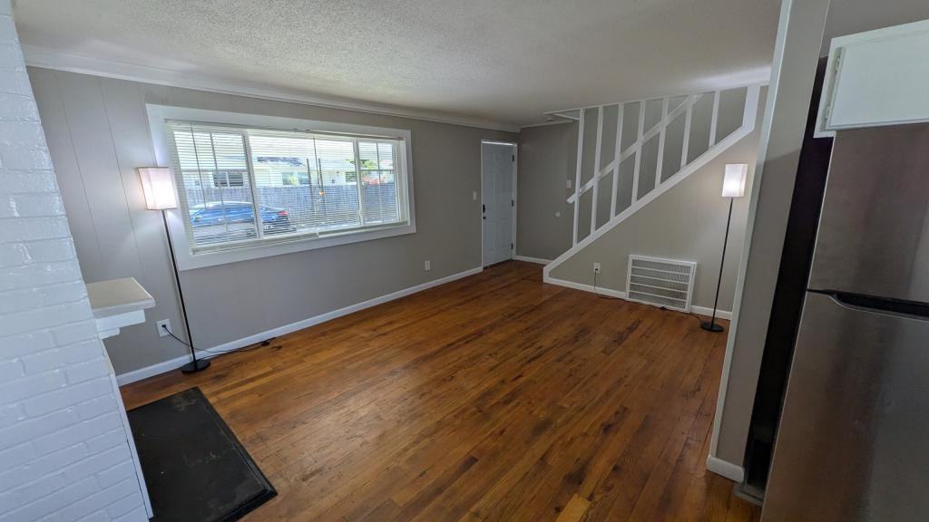 121 Nesper Rd - Photo 3 of 30