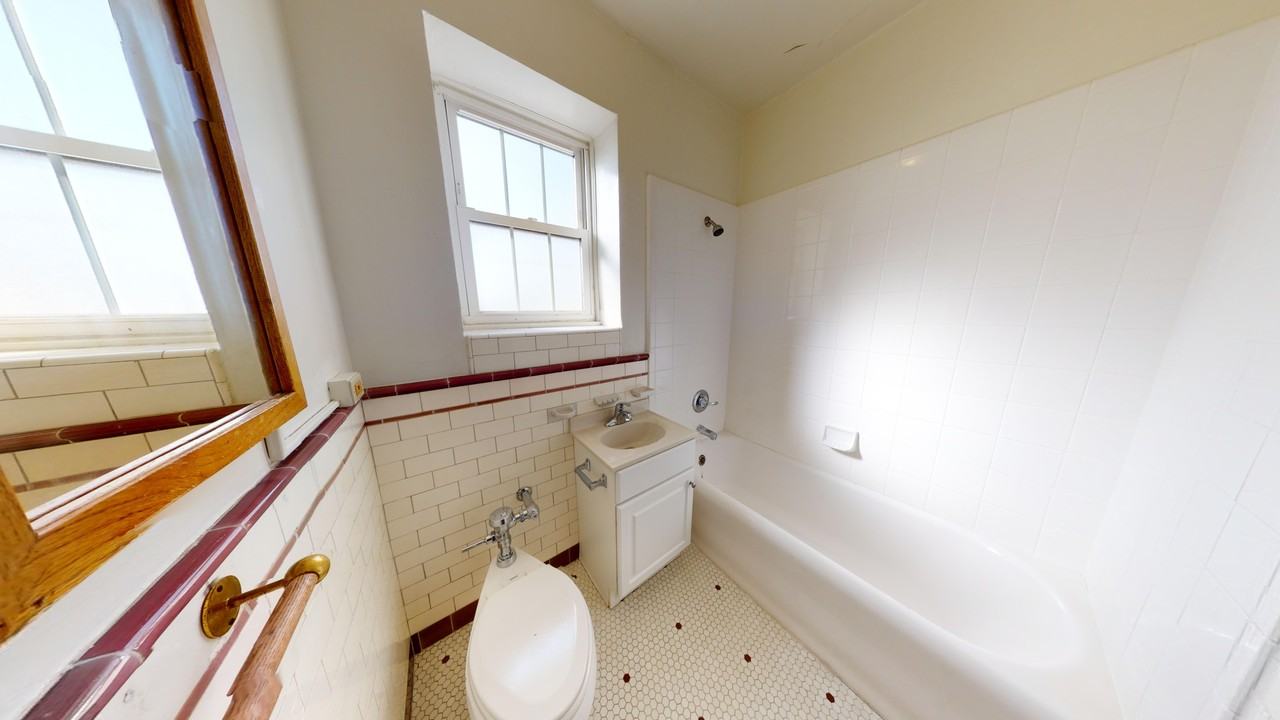 1635 Gough Street - Photo 6 of 15