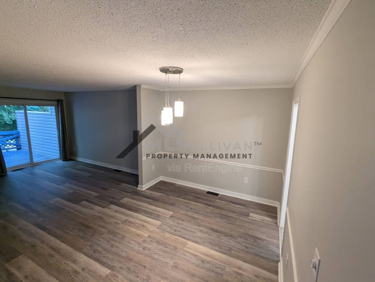 4 Willow Bridge Dr #1 - Photo 4 of 10
