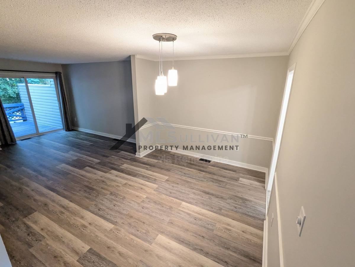 4 Willow Bridge Dr #1 - Photo 5 of 10