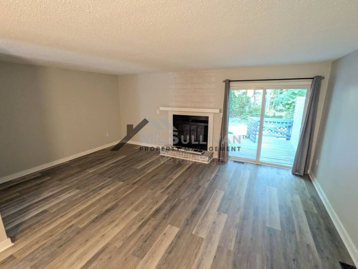 4 Willow Bridge Dr #1 - Photo 6 of 10