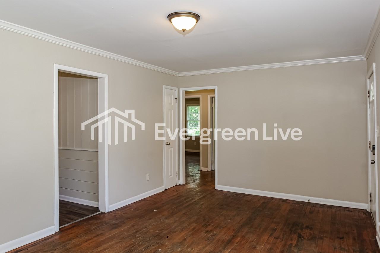 216 8th Ave Sw - Photo 4 of 16
