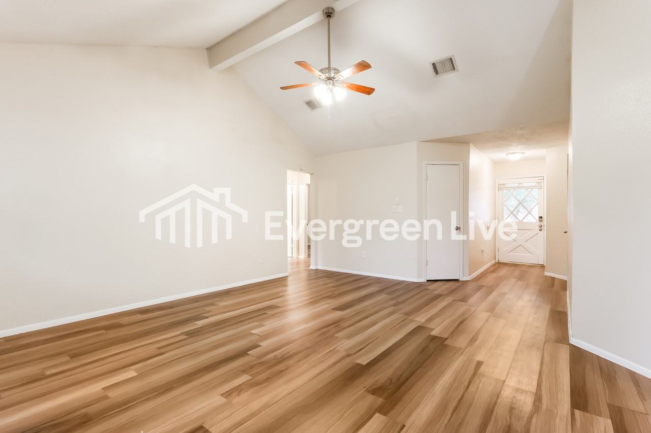 16326 Dew Drop Ln - Photo 4 of 14