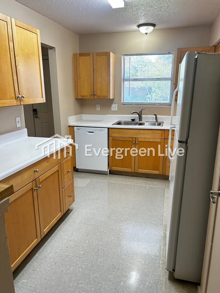 55 Callan Ct - Photo 4 of 20