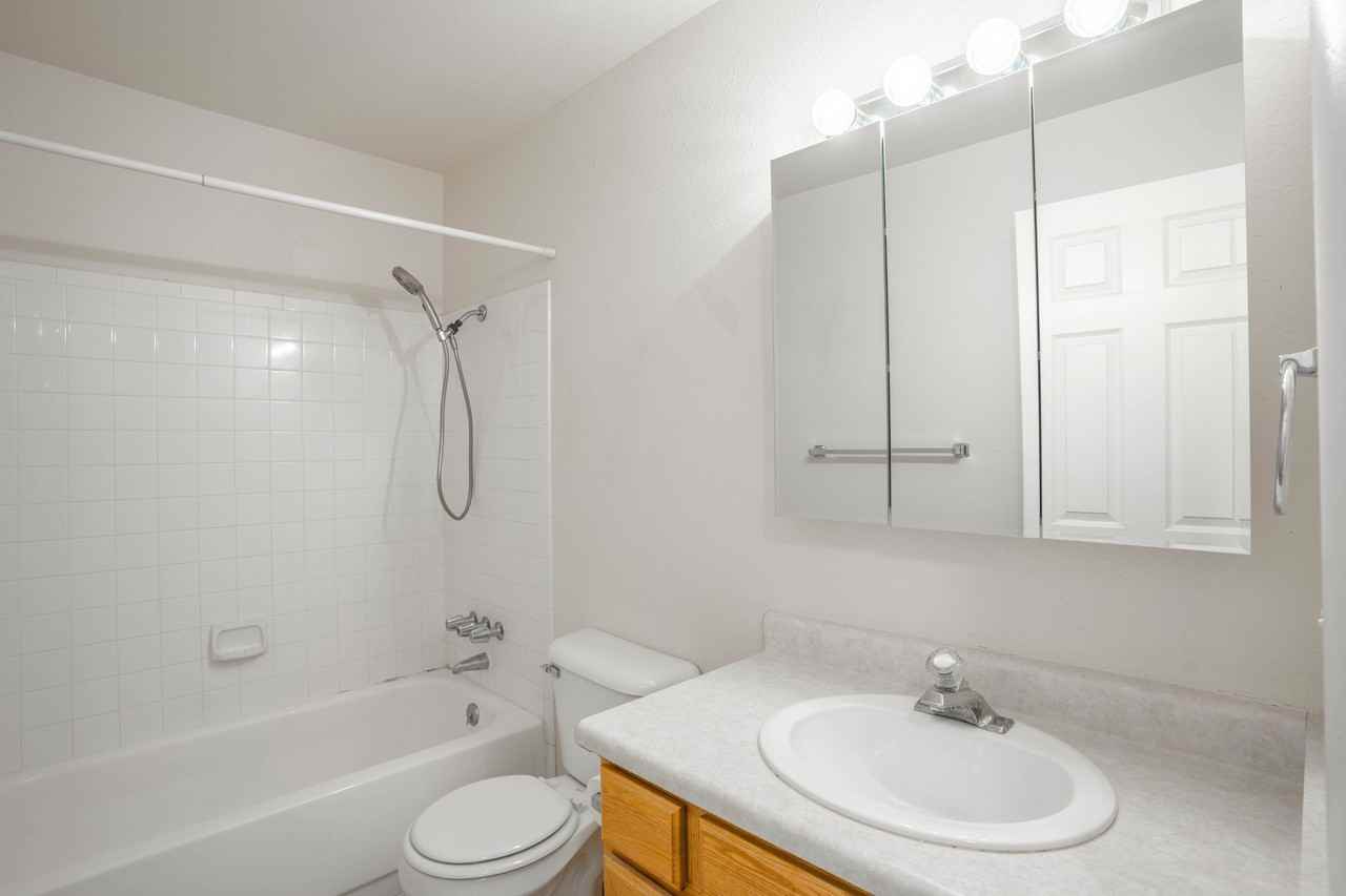 H-Street Apts - Photo 4 of 6