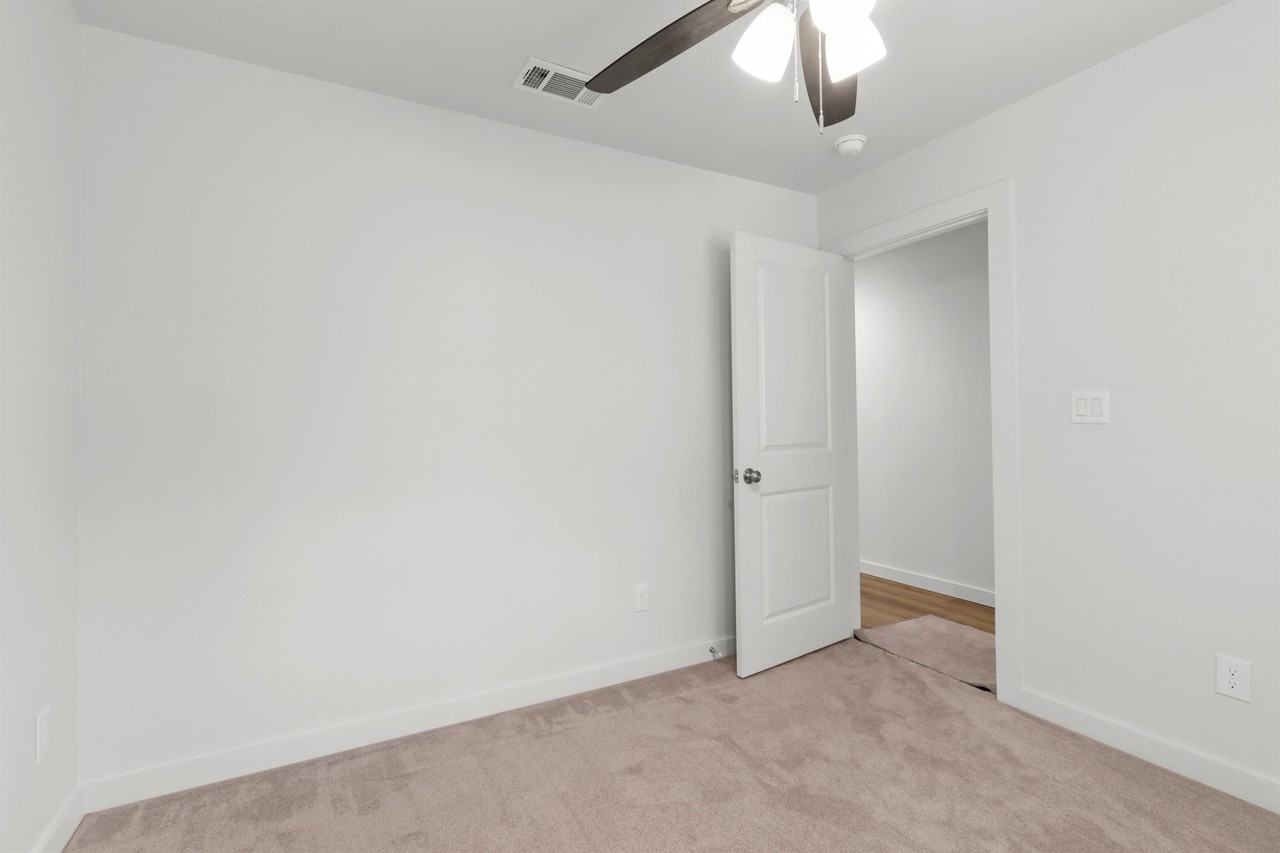 312 E Shepherd St #312 - Photo 3 of 18