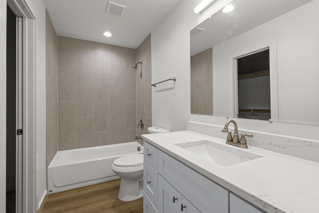 312 E Shepherd St #312 - Photo 5 of 18