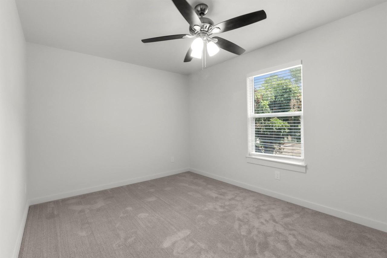312 E Shepherd St #312 - Photo 6 of 18