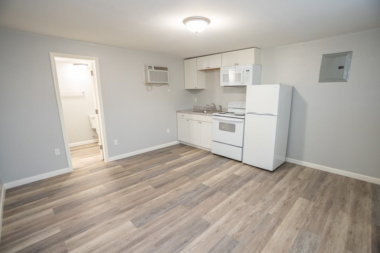 1518 E Mccarty St #16 - Photo 6 of 8