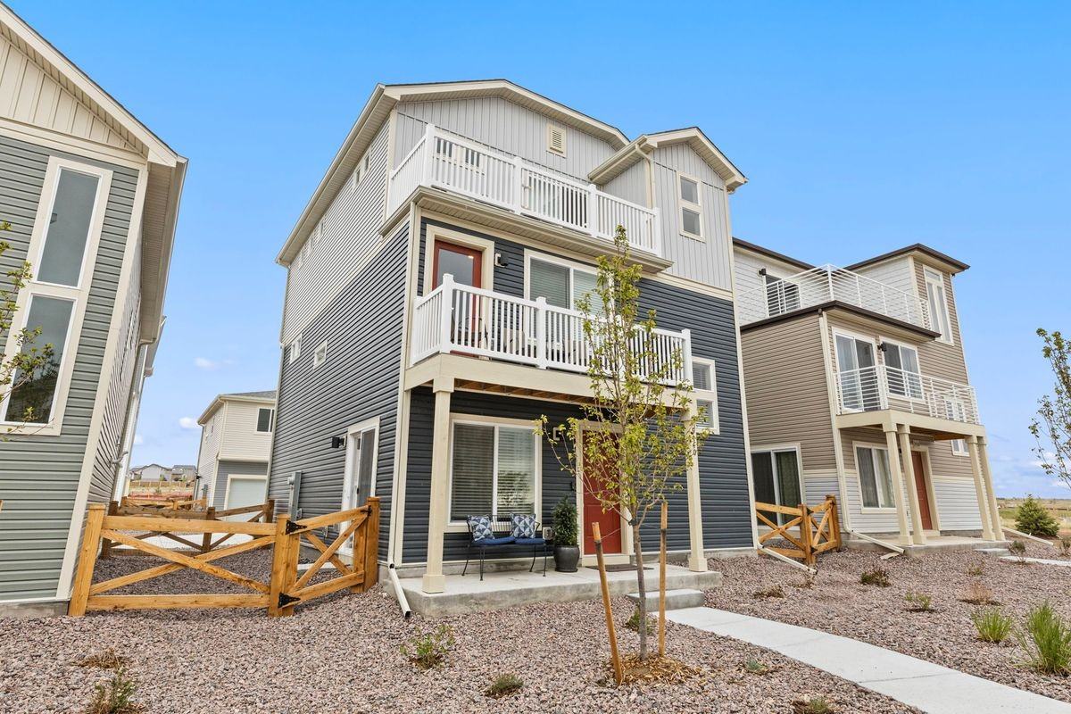 9440 Oro City Loop - Photo 2 of 27