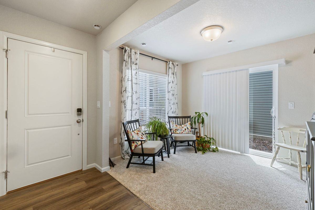 9440 Oro City Loop - Photo 4 of 27