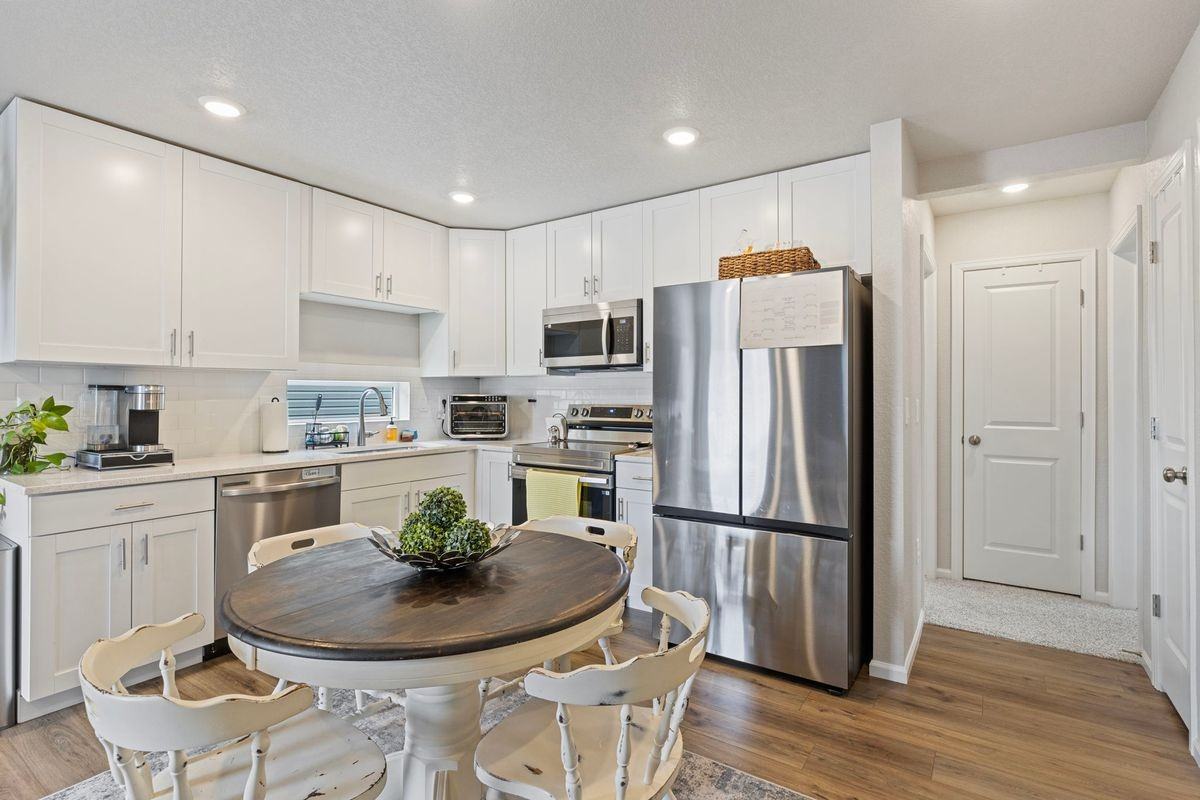 9440 Oro City Loop - Photo 7 of 27