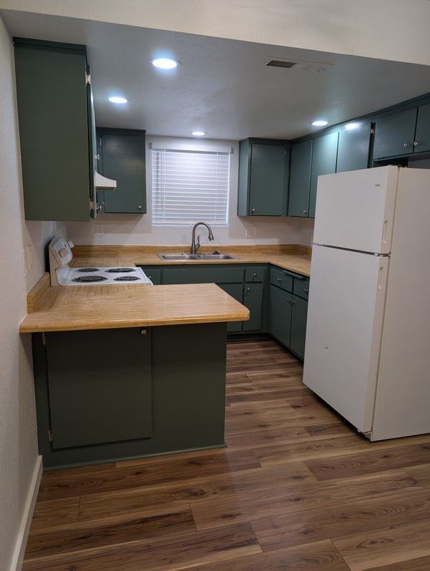 1700 N Center St - Photo 2 of 17