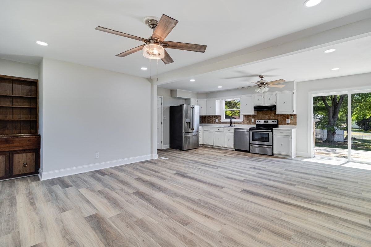 27419 Birch Manor Cir - Photo 2 of 37