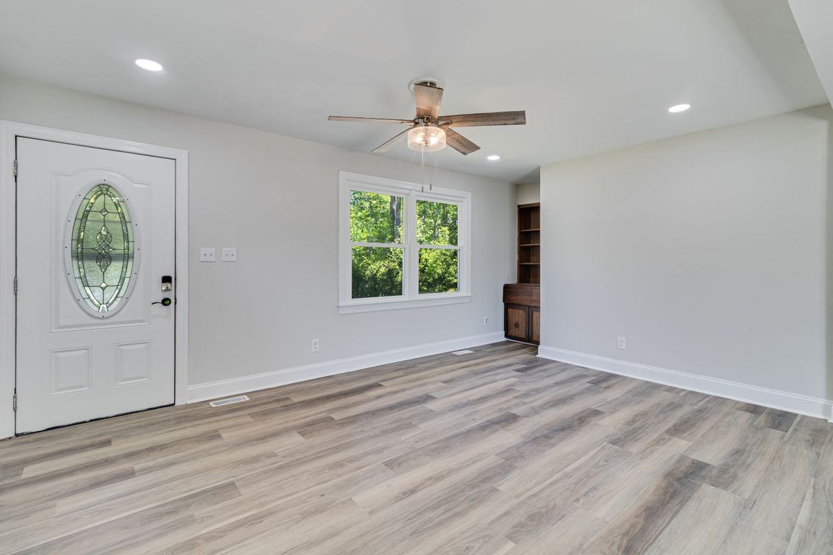 27419 Birch Manor Cir - Photo 3 of 37