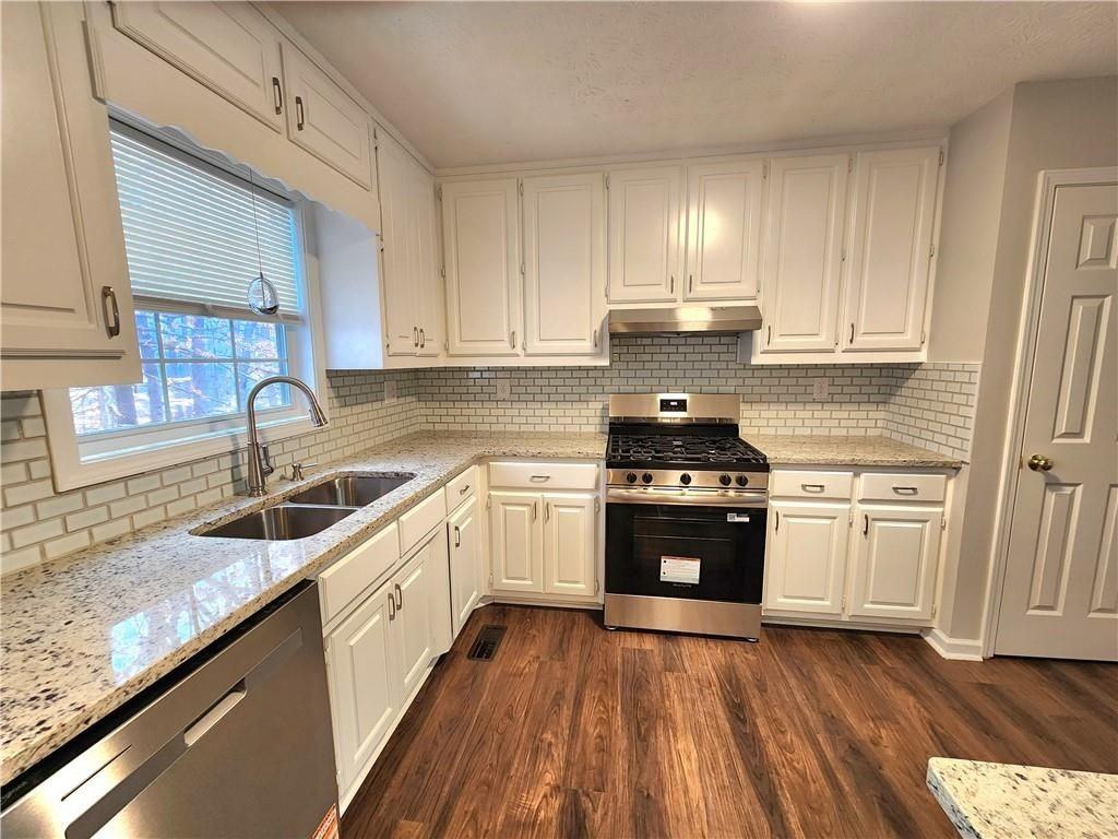 1645 Rushing River Way - Photo 6 of 37