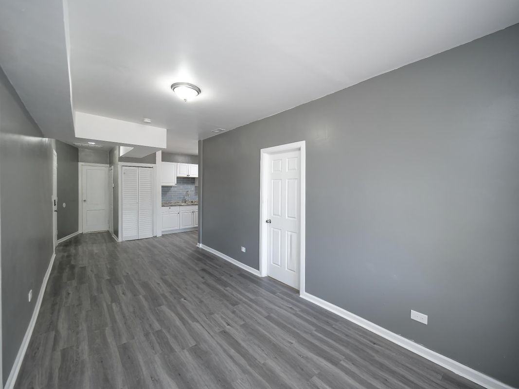 346 N Laramie Ave ##2n - Photo 2 of 14