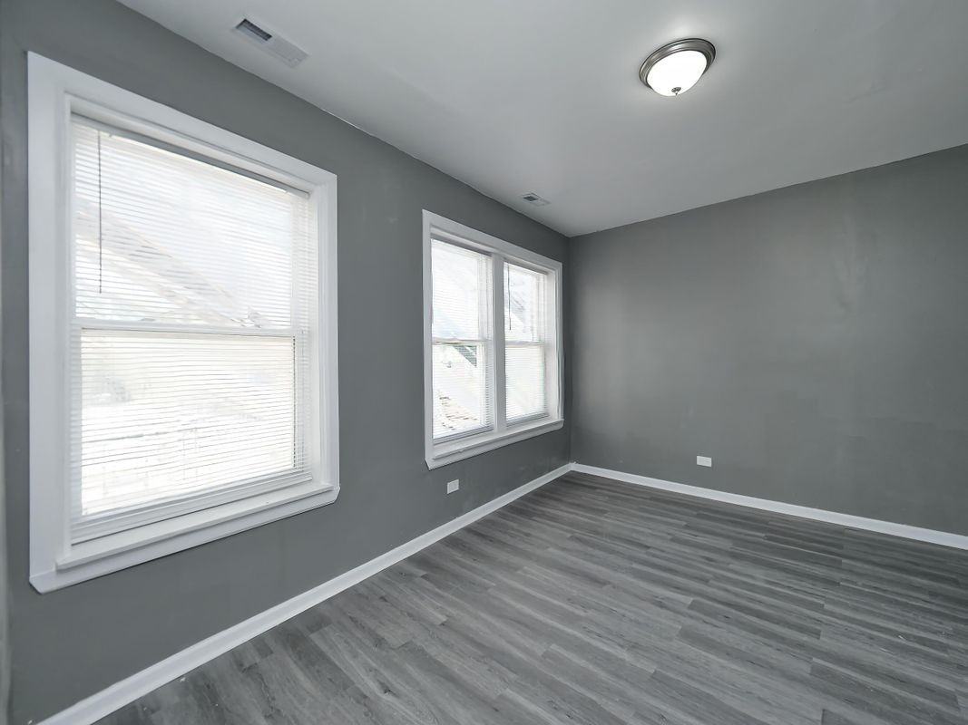 346 N Laramie Ave ##2n - Photo 7 of 14