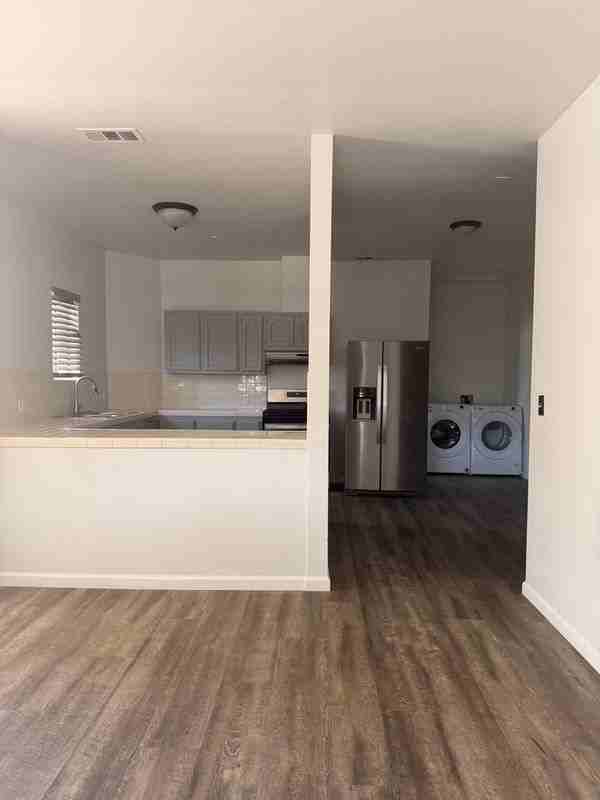 1635 E Washington Blvd - Photo 2 of 14