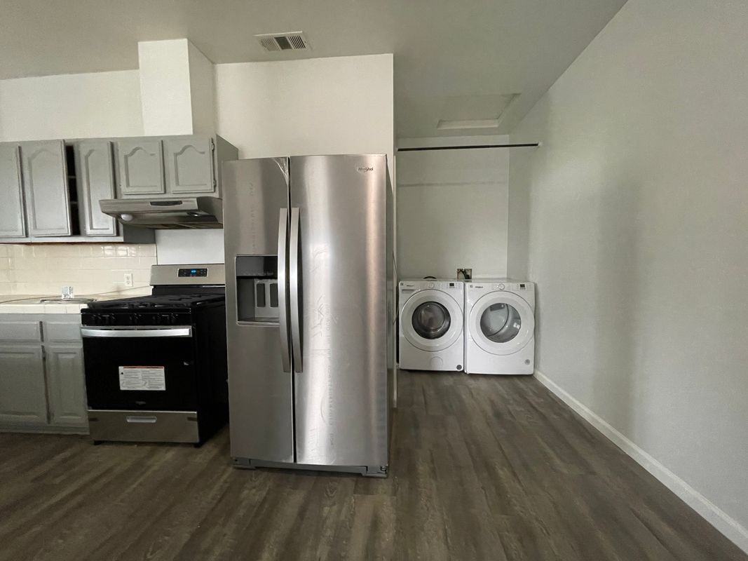 1635 E Washington Blvd - Photo 3 of 14
