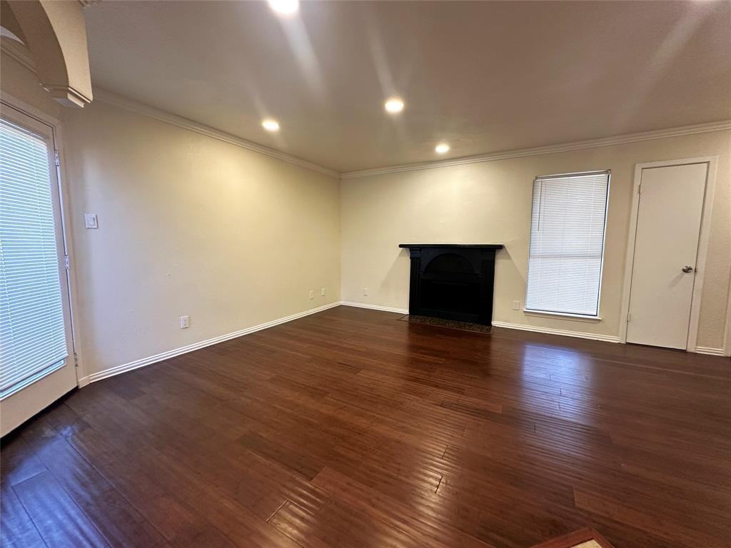 1600 Pecan Chase Cir #6 - Photo 3 of 14