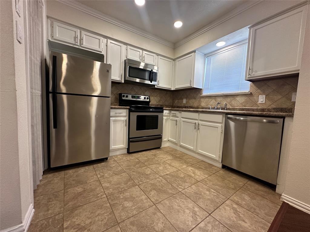 1600 Pecan Chase Cir #6 - Photo 5 of 14