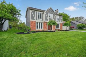 featured image of 7932 Harrow Ct