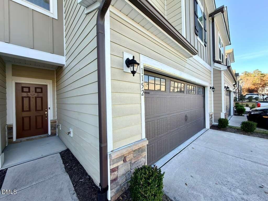 1152 Chestnut Bluff Run - Photo 3 of 35