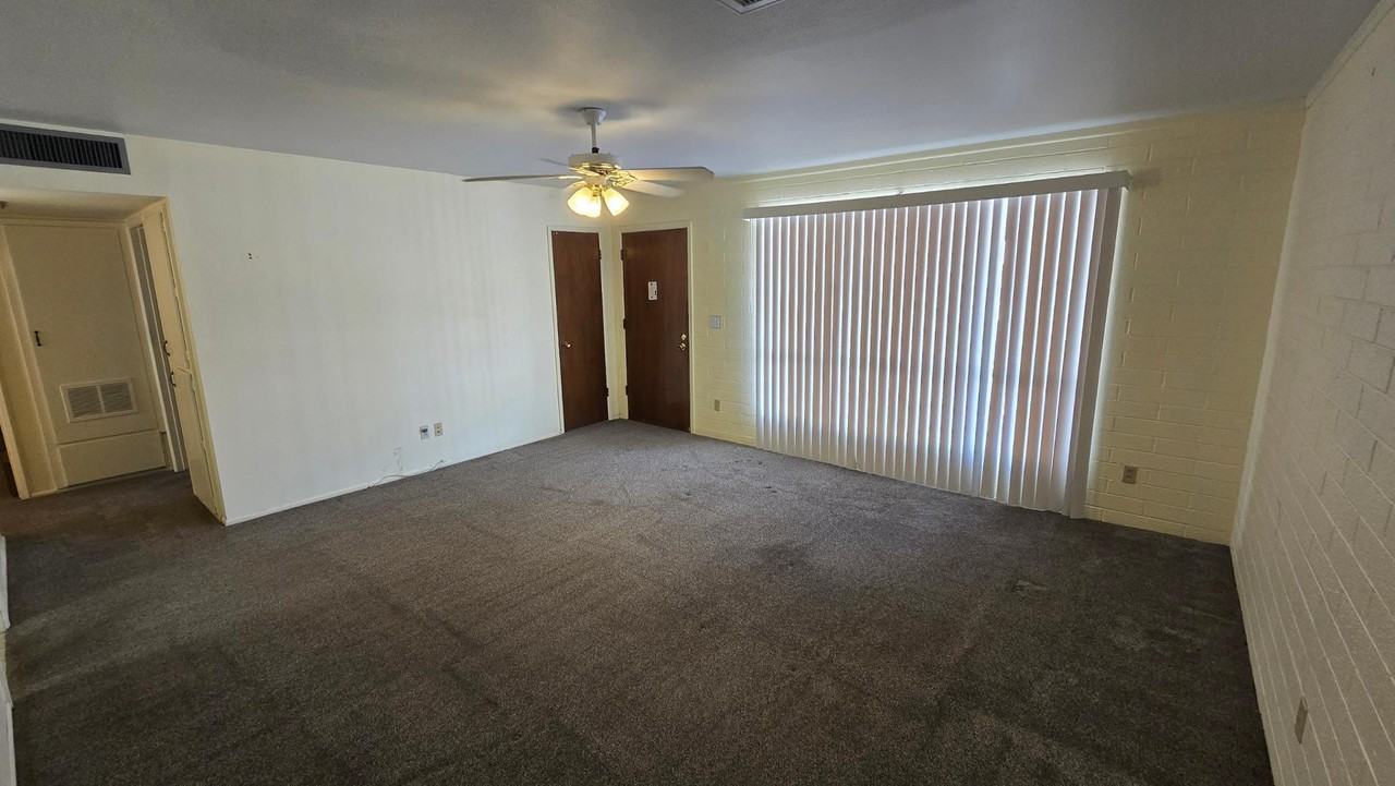 10806 N 110th Dr - Photo 2 of 22