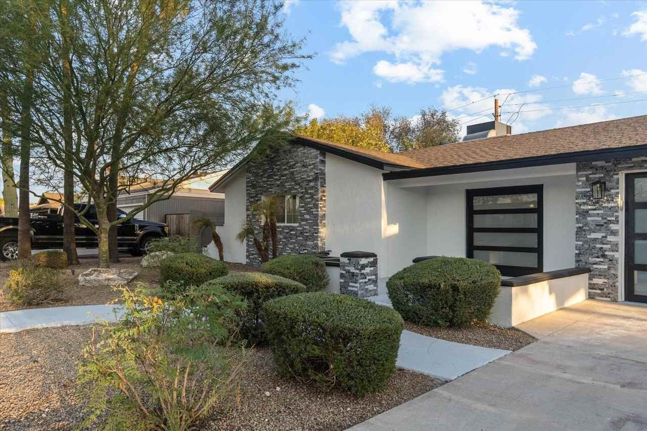 8525 E Clarendon Ave - Photo 3 of 50