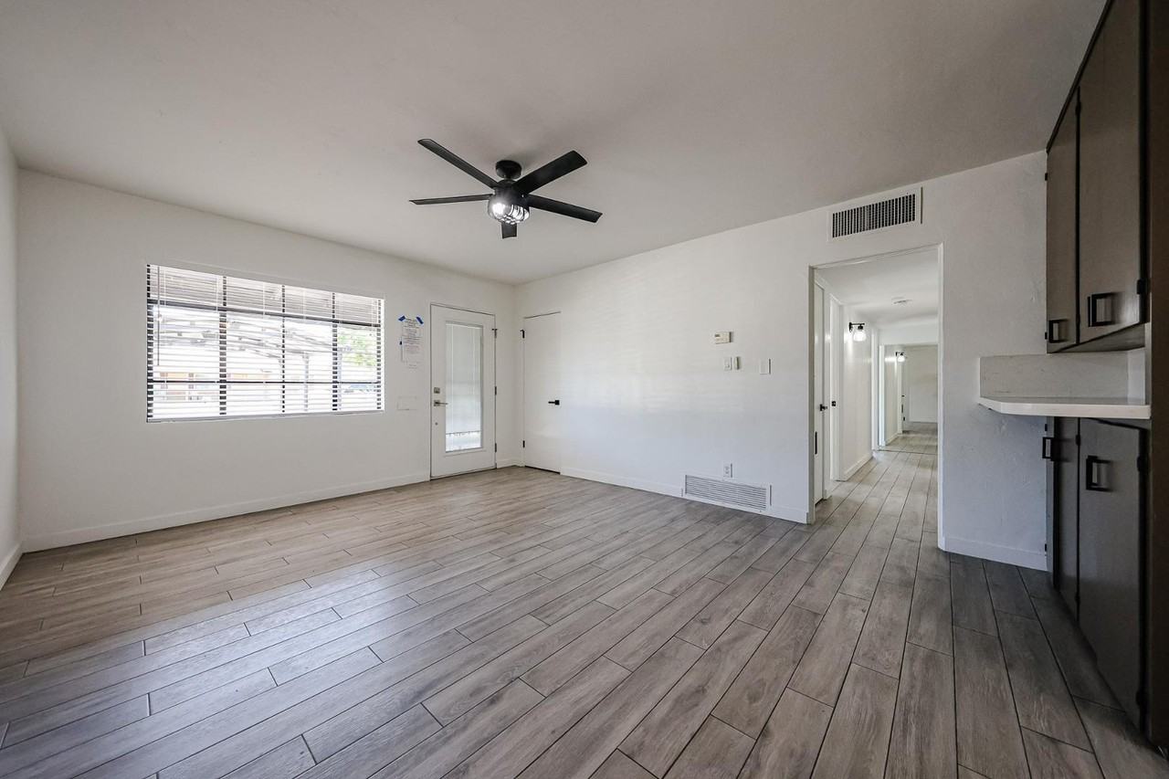2816 N 33rd Pl - Photo 6 of 50