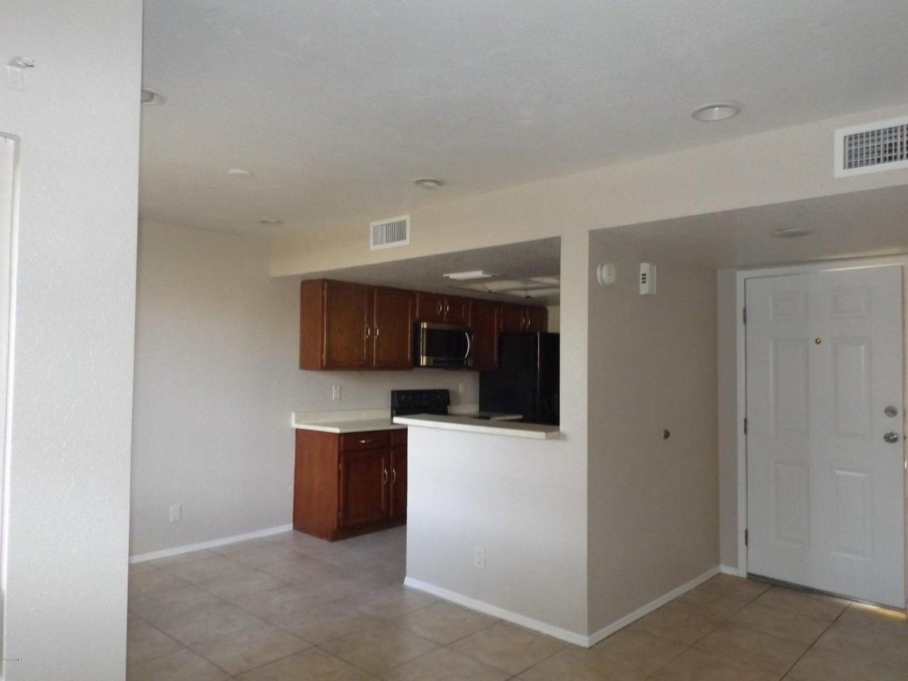 7770 N 20th Ave - Photo 3 of 16