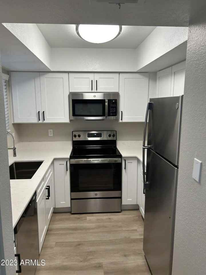 8550 E Mcdowell Rd #2 - Photo 4 of 11