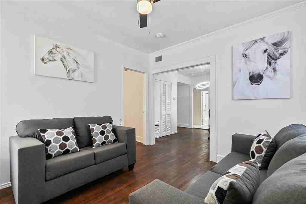 201 E 12th St #203 - Photo 2 of 14