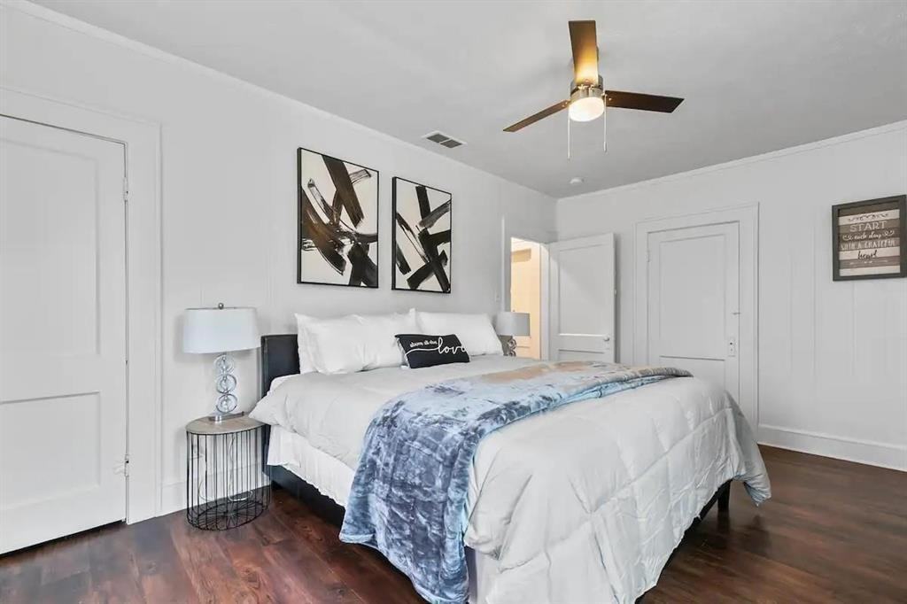 201 E 12th St #203 - Photo 7 of 14